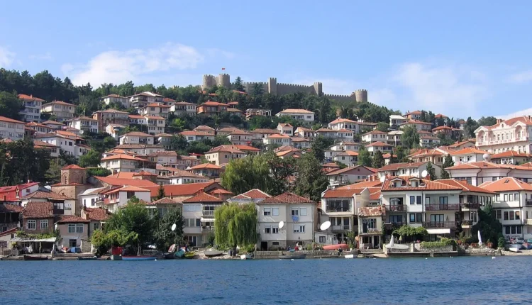 Policët e Sërbisë serb do të patrullojnë në qytetin e Ohrit deri në fund të gushtit