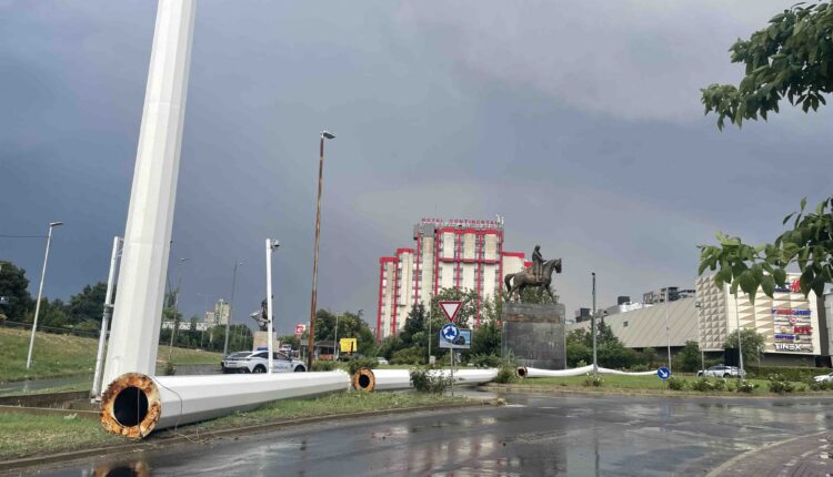 Kujdes! Bubullima, erëra të forta dhe reshje intensive pritet të përfshijnë vendin