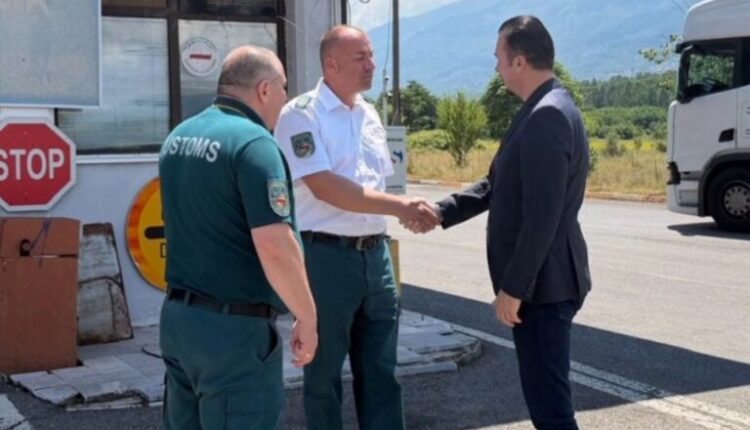 Zv/drejtori i Doganave, Mustafë Dauti vizitoi vendkalimin kufitar në Novosellë: Shpreha vlerësim për profesionalizmin