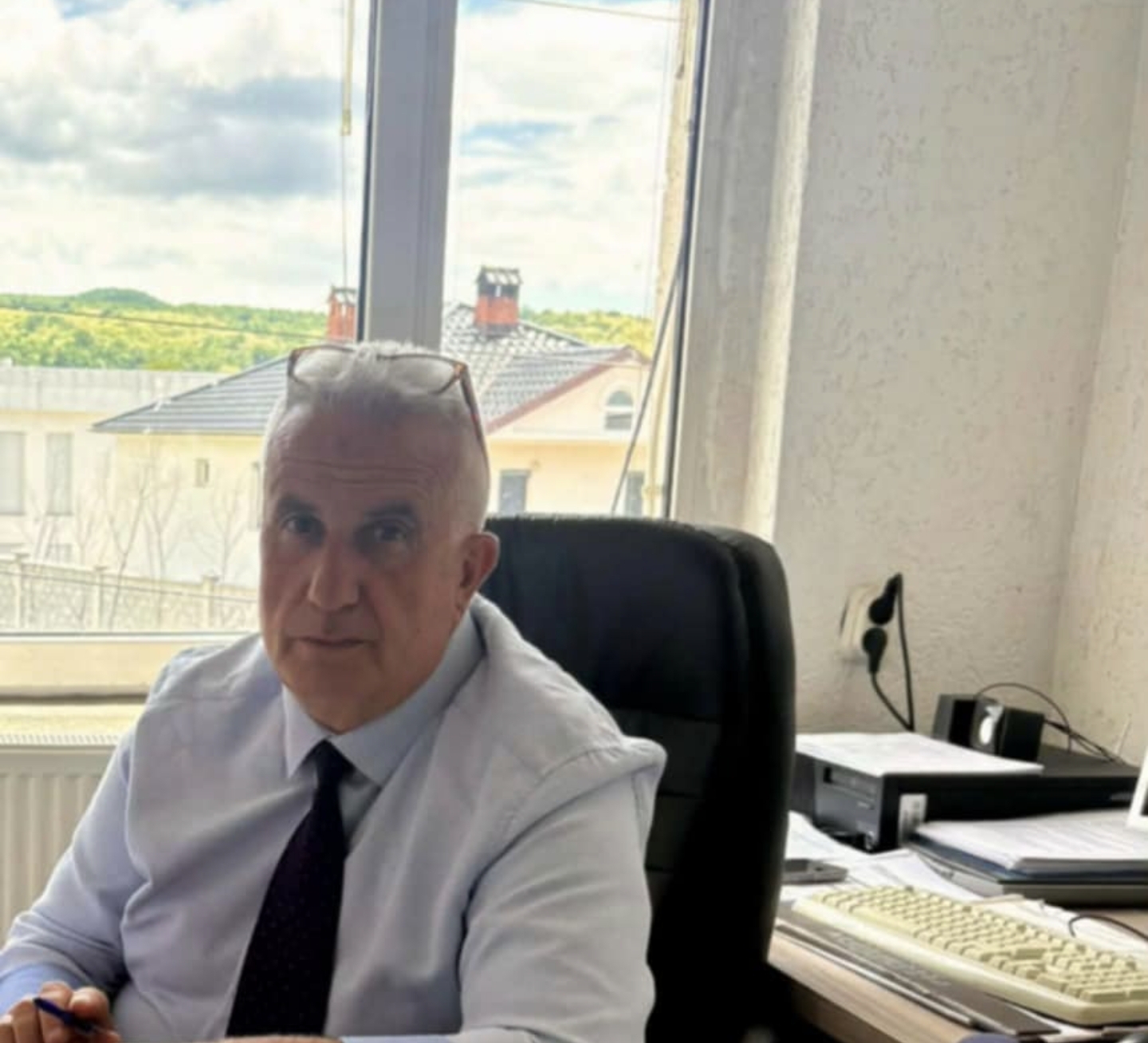 pedagogu-abdulla-xhaferi-i-pergjigjet-ministres-provojeni-jeten-me-pagen-e-qytetareve