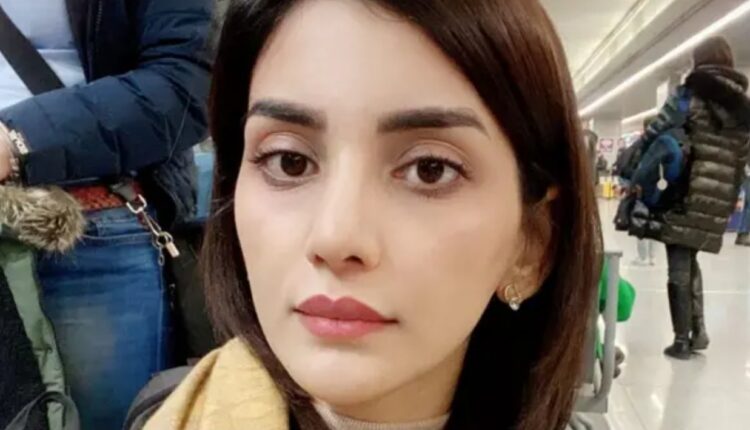 “Babai e veshi si djalë për 10 vite që ta mbronte” Kjo është vajza afgane që sfidoi rregullat e talebanëve