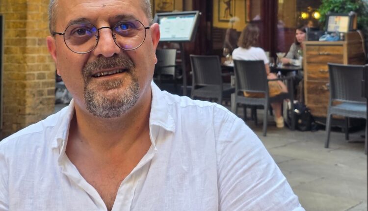 Gazetari Vedat Memedalija dënon ashpër sulmet ndaj Rami Mislimit: “Duhet të jesh pervers e maniak të shash një vajzë 2-vjeçare”