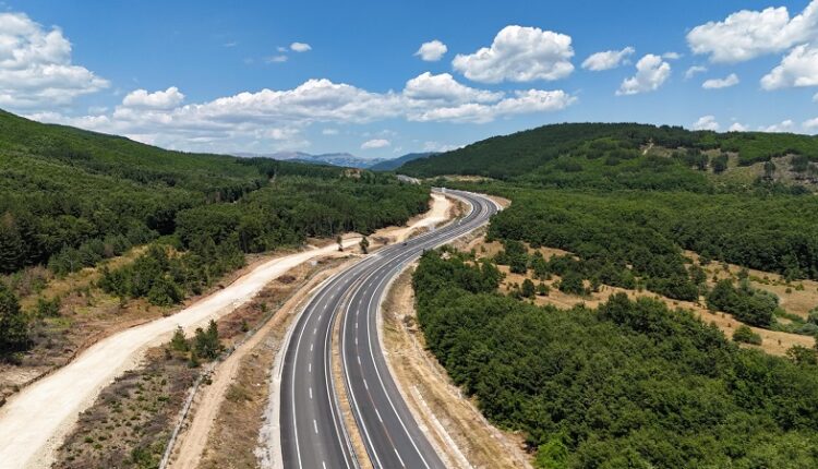 Ndërtimi i autostradës Ohër–Kërçovë hyn në fazën përfundimtare, thotë Mickoski