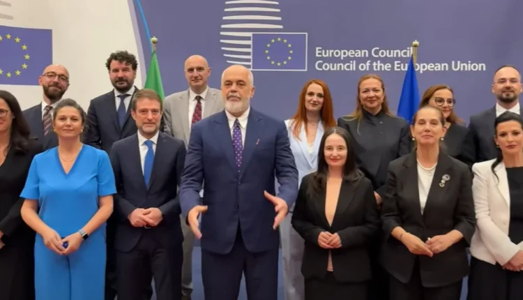“Si thanë? S’ka më negociata?”/ Rama ndan videon nga Brukseli: Do t’i mbyllim të gjithë kapitujt deri në vitin 2027 (VIDEO)