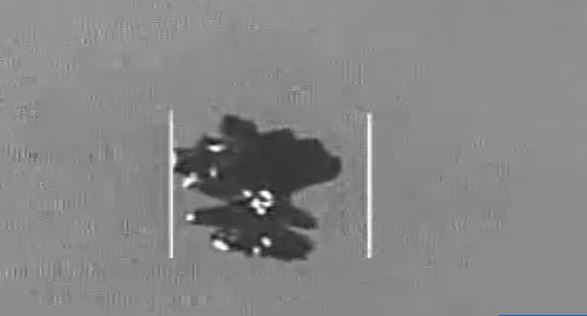 trump-zbulon-dosjen-e-re-te-ufo-ve-si-objekti-me-8-cepa-u-ul-mbi-bazen-berthamore