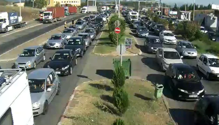 Doganierët grek sot në grevë, priten kolona në Bogorodicë dhe Dojran