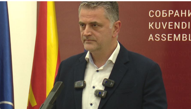 Ilir Hasani në mbështetje të Rami Mislimit: “Kërcënimet ndaj gazetarëve nuk kanë vend në një shoqëri demokratike”