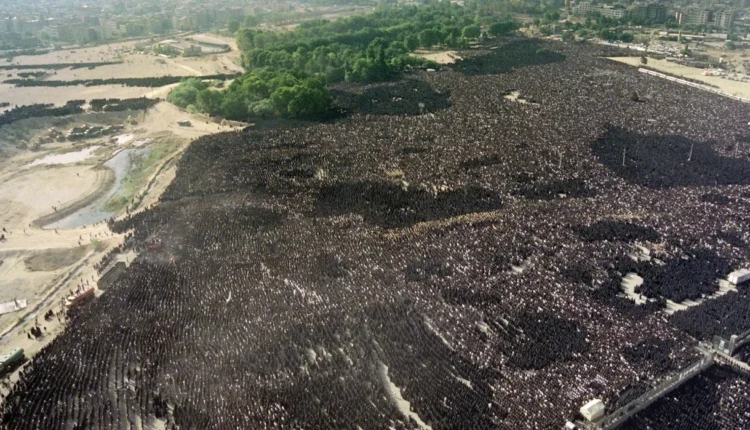Varrimi më i madh në histori? Rreth 10.2 milionë persona morën pjesë në funeralin e liderit të Iranit në 1989