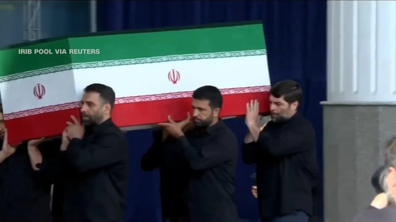 Kush janë tre djemtë e Ali Khamenei që luten mbi trupin e tij  mungon pasardhësi Mojtaba