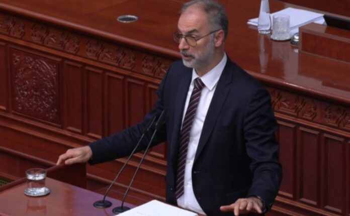 Sulme verbale dhe fyerje të rënda në Kuvend – Stoilkoviç sulmon edhe deputeten shqiptare