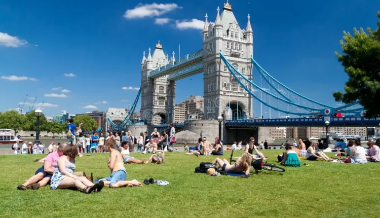 Britania regjistron mbi 2.800 vdekje të tepërta të shkaktuara nga valët e të nxehtit në maj dhe qershor