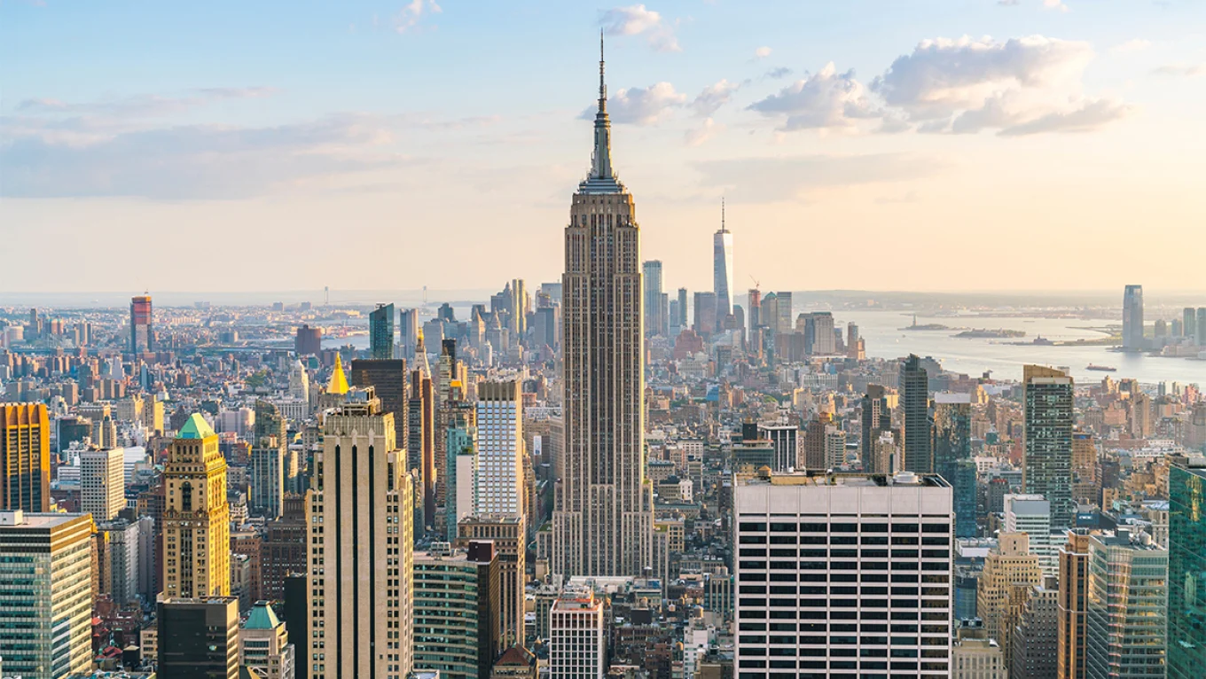 Alarm në Manhattan  Shpërthim jashtë ndërtesës federale  një burrë i arrestuar