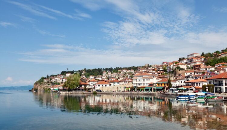 Kujdes rrugës për në Ohër, mund të “digjeni” para se të rreziteni