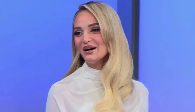 Selin Bollati befason, zbulon se çfarë bën me rrobat që nuk i vesh më! (FOTO)
