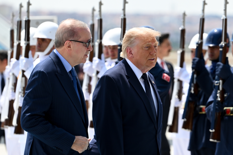 Trump në Ankara  Përsëri kërkon Grenlandën  kërcënon me tërheqjen e trupave amerikane nga Evropa