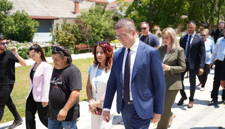 Mickoski: LSDM dhe Levica me 13 mijë amendamente po bllokojnë votimin elektronik të diasporës