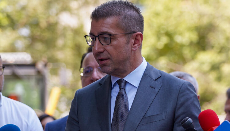 Mickoski nga Velesi: Me ribalancin e buxhetit do të sigurohen mjete për lidhjen e hidrosistemit Lisiçe me Liqenin Mlladost, ndërsa këtë verë nis edhe ndërtimi i garazhit nëntokësor në kate