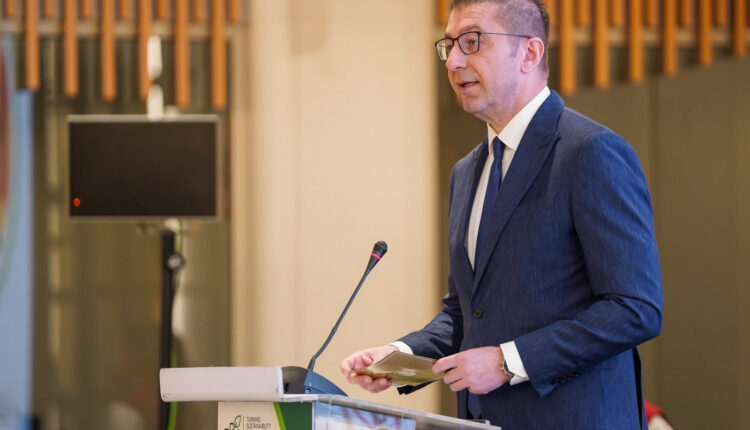 Mickoski: Qeveria është partner aktive i ekonomisë, po krijojmë një klimë të parashikueshme biznesi, institucione efikase, infrastrukturë moderne dhe arsim cilësor