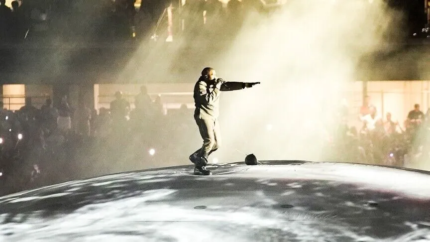 Kanye West reagon pas koncertit në Tiranë  Faleminderit Edi Ramës dhe Shqipërisë