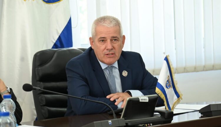 Arrestohet personi që dyshohet se kanosi ministrin Sveçla përmes rrjeteve sociale