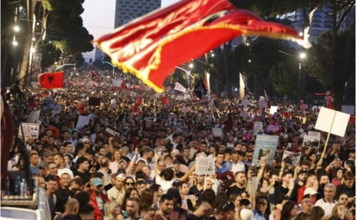 Revolta qytetare/ Sot edhe diaspora në protestë: Dorëheqja e Edi Ramës është e panegociueshme
