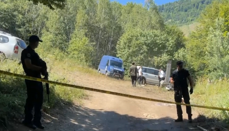 Kurti viziton vendin e gërmimeve: Gjenden eshtra të reja