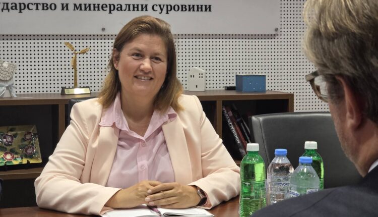 Bozhinovska me sekretarin shtetëror të Rajnës Veriore-Vestfalisë, Kristian Virmer: Shkëmbim përvojash për transformimin energjetik dhe integrimin evropian