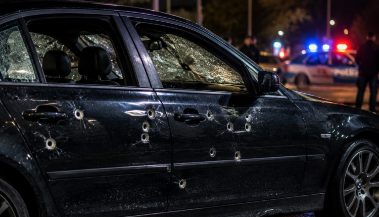 Të shtëna me armë në Saraj, qëllohet një automjet me dy persona brenda