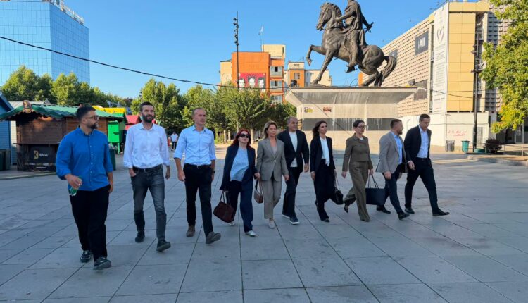 PDK sërish ‘ia zë’ derën Kurtit para Qeverisë: Do të vazhdojmë deri në rikthimin e rendit kushtetues
