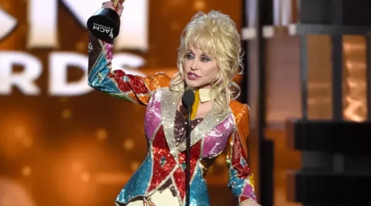 Vdiq në moshën 80-vjeçare, jeta e legjendës Dolly Parton që la gjurmë në muzikë dhe Hollywood