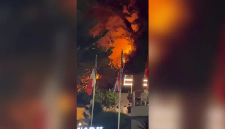 Zjarr te Uji i Ftohtë në Vlorë, flakët rrezikojnë disa hotele