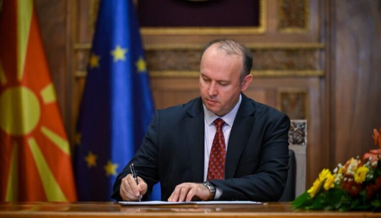 Afrim Gashi shpalli zgjedhjet e jashtëzakonshme për kryetar të Komunës së Bërvenicë, ja kur mbahen