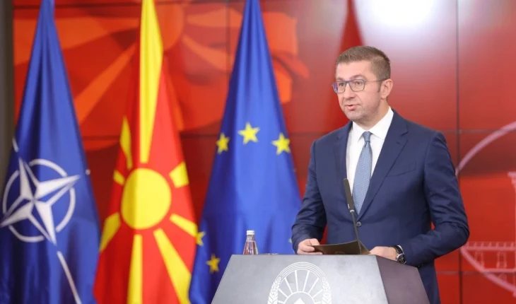 Mickoski në Dibër në ndarjen e banesave për kategoritë e qytetarëve në nevojë sociale