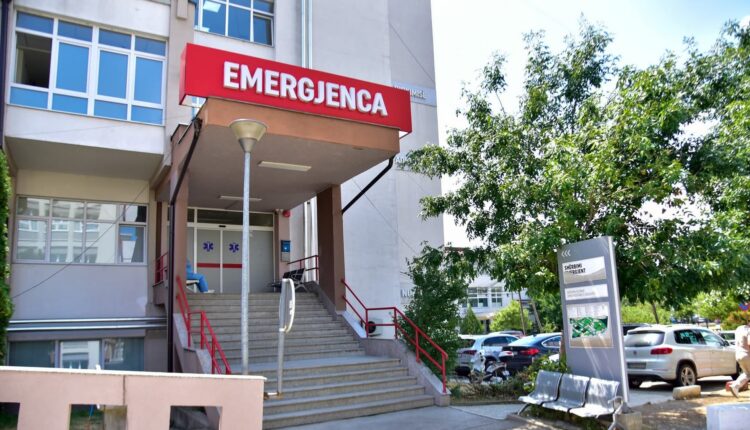 Tronditëse në Podujevë: I mituri qëllon aksidentalisht vëllanë 10-vjeçar me kallash