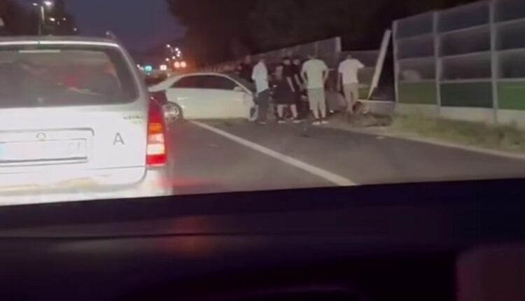 Aksident i rëndë në autostradën Tetovë-Shkup: Tre të lënduar rëndë nga përplasja mes një “Mercedesi” dhe dy motoçikletave