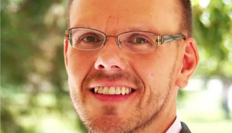 E tmerrshme: Profesori tentoi të abuzonte seksualisht me një 7-vjeçare
