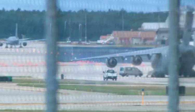 17-vjeçari i dehur futet me makinë në aeroport, përplaset me avionin dhe traktorin