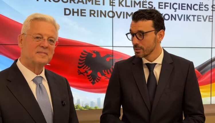 Ministri i Energjisë dhe Infrastrukturës Karakaçi dhe Ambasadori gjerman Karl Bergner, firmosi tre marrëveshje me vlerë 110 mln euro