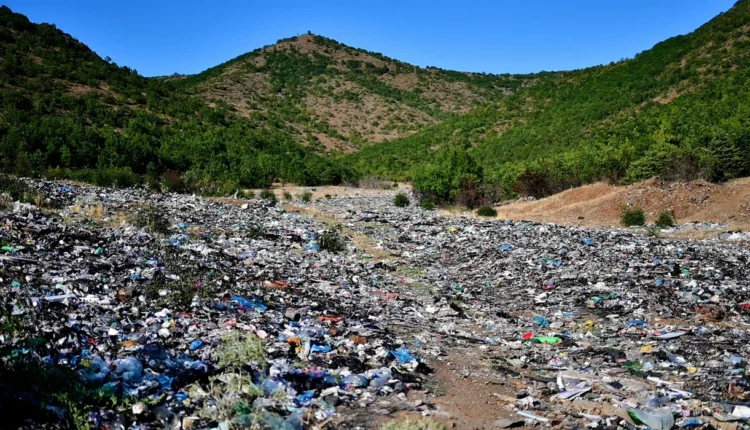 LSDM: Zona përreth burimit nga i cili furnizohet me ujë Shkupi dhe 25% e qytetarëve të Maqedonisë është varrosur në një deponi