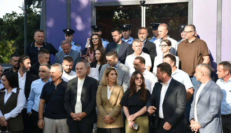 PDK dhe Aleanca bllokojnë sërish hyrjen e Qeverisë, kërkojnë konstituimin e Kuvendit