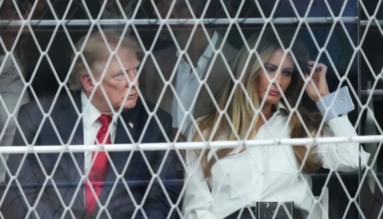 Melania bën xhiron e rrjetit, eksperti i leximit të buzëve zbulon çfarë i tha Trumpit gjatë aktivitetit në Uashington (VIDEO)