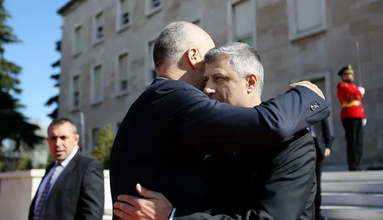 Edi Rama shkruan për Hagën në ditën e Marshit: Farsa është në ditët e fundit, Thaçi do të triumfojë sikurse Kosova