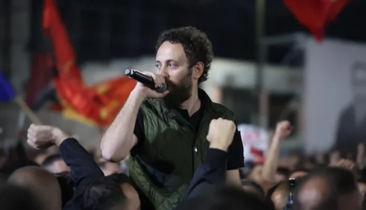 “Liria është edhe përgjegjësi” – mesazhi i Hazirit në natën e tetë të protestës