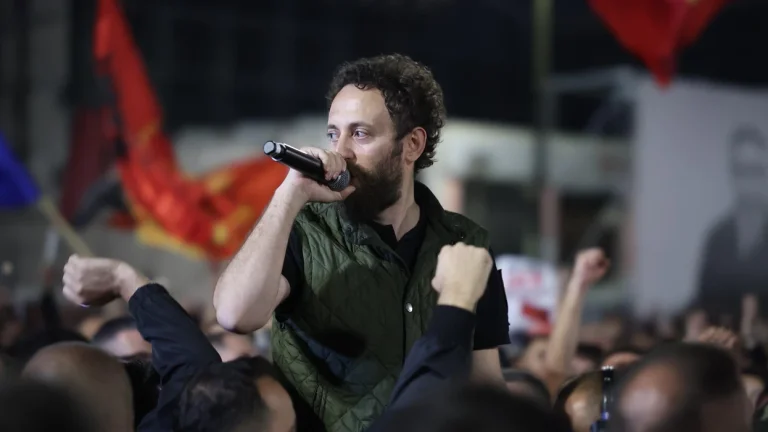  Liria është edhe përgjegjësi    mesazhi i Hazirit në natën e tetë të protestës
