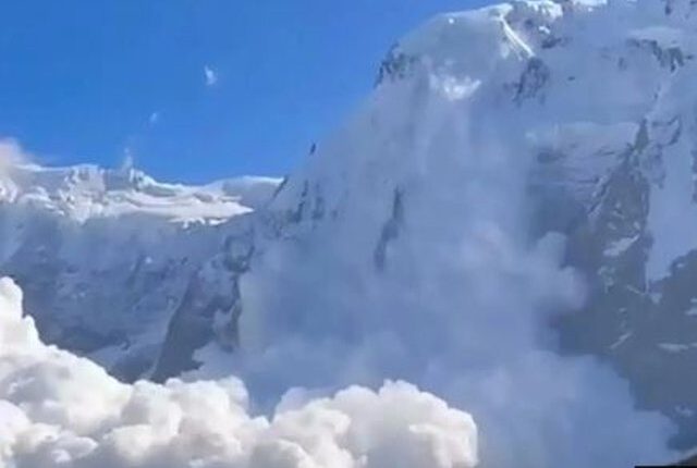 Tragjedi në Kaukaz/ Orteku godet 33 alpinistë, 11 viktima dhe 6 të zhdukur