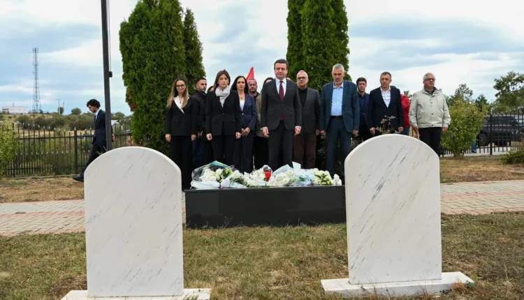 Kurti dhe Haxhiu përkujtojnë martirët e familjes Deliu dhe dëshmorët e Abrisë