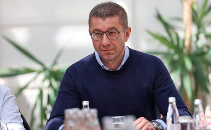 Mickoski paralajmëron rishikim të buxhetit për shkak të vrimës prej 7 miliardë denarësh