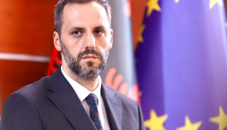 U largua nga Ministri i Brendshëm, reagon Besfort Lamallari