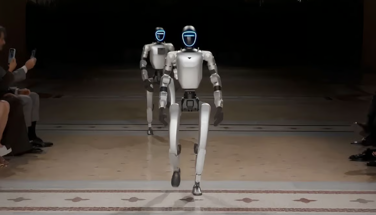 Robotët “pushtojnë” Javën e Modës në Milano, momenti kur publiku shokohet (VIDEO)