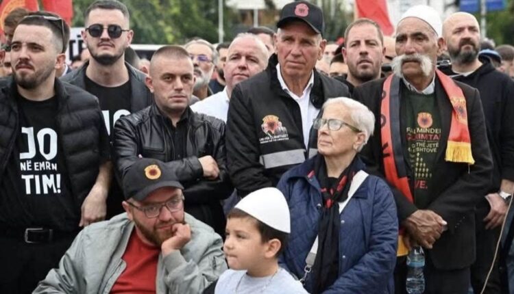 Dy nëna, dy qytete, një zë për çlirimtarët e UÇK-se dhe një amanet!